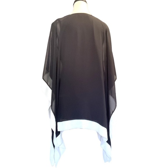 $10$ add on COLEBROOKE by Windsmore black & white chiffon colour block flowy top - Picture 5 of 14
